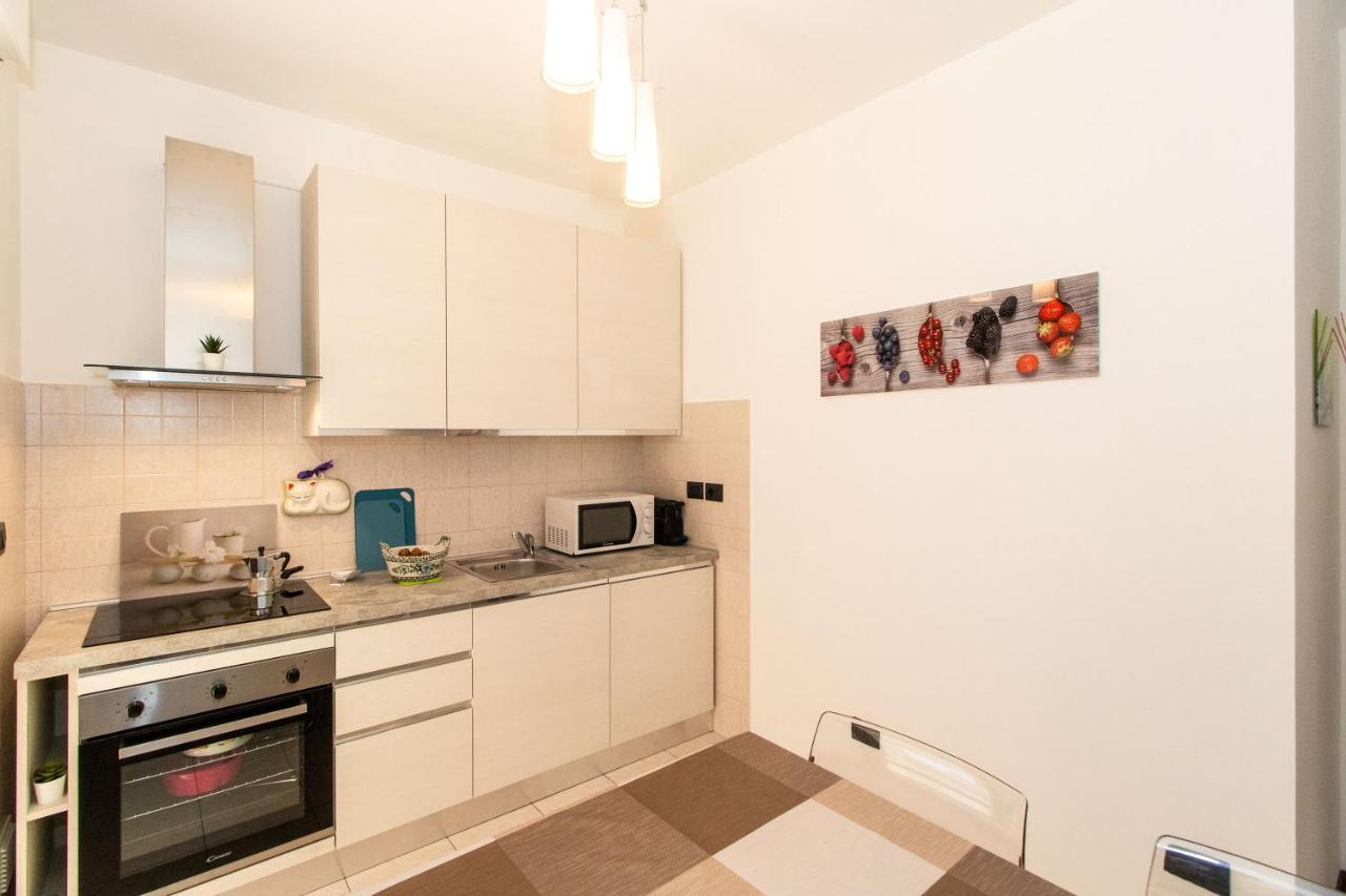 Come Casa Like Home Apartment With Parking تورينو المظهر الخارجي الصورة