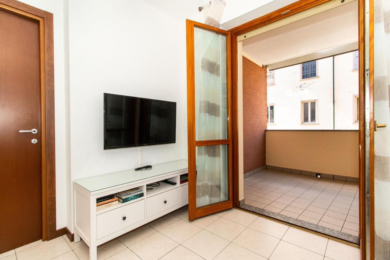 Come Casa Like Home Apartment With Parking تورينو المظهر الخارجي الصورة