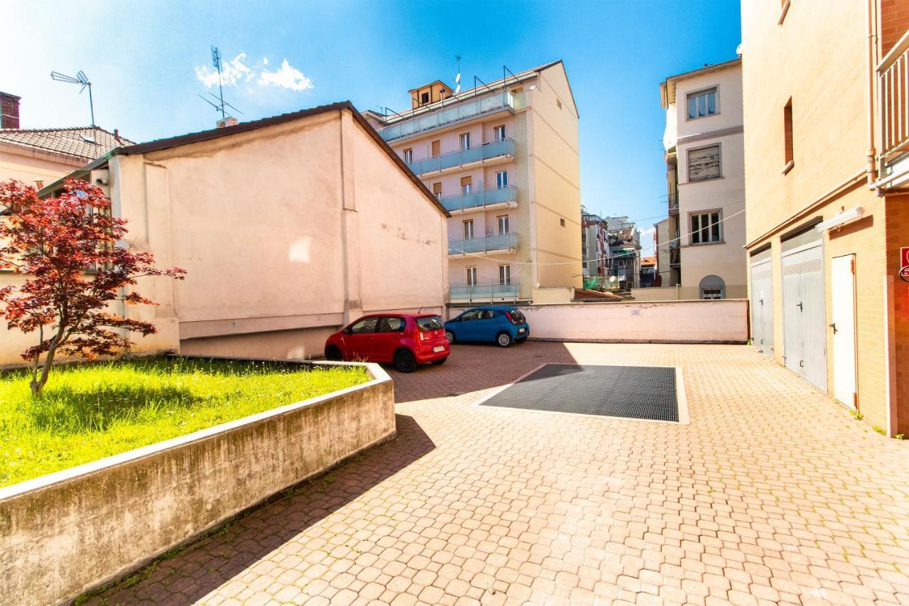 Come Casa Like Home Apartment With Parking تورينو المظهر الخارجي الصورة