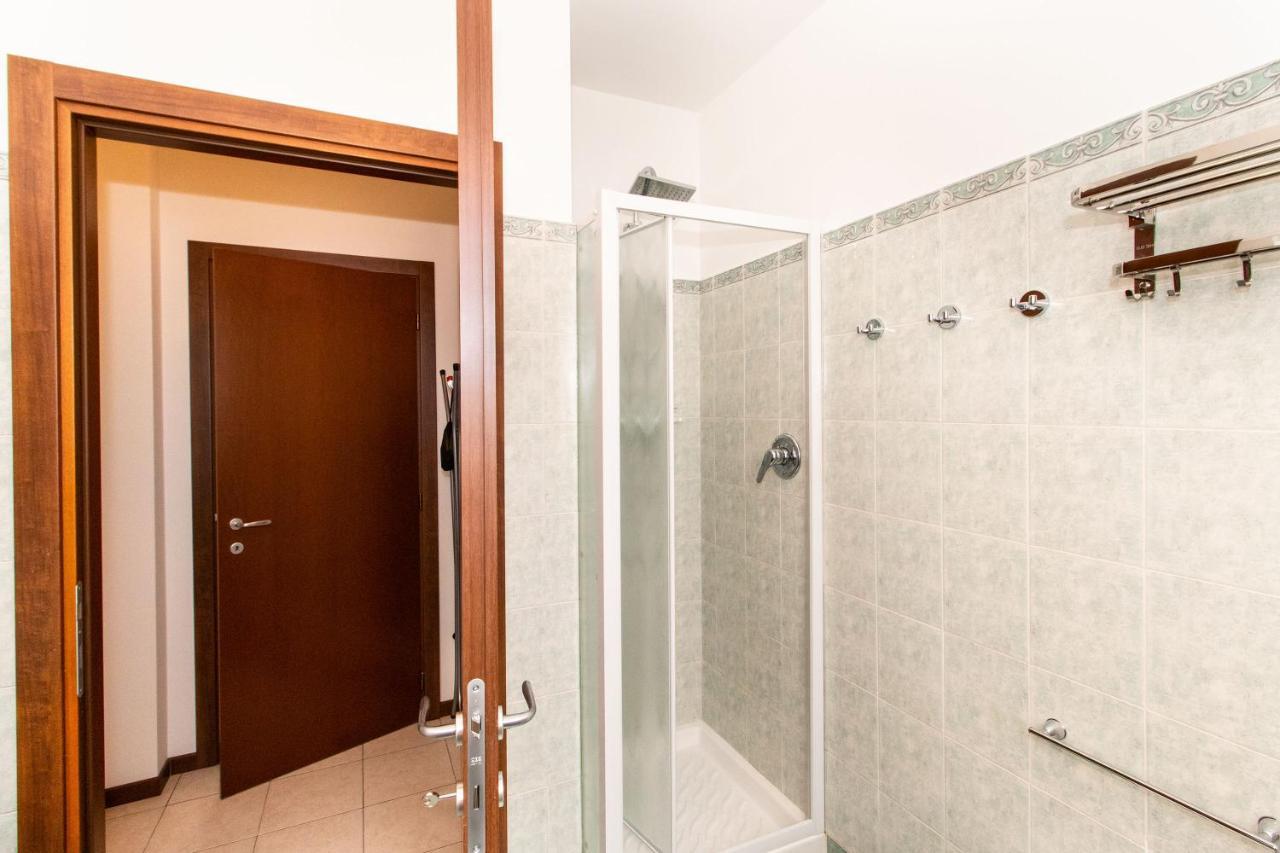Come Casa Like Home Apartment With Parking تورينو المظهر الخارجي الصورة